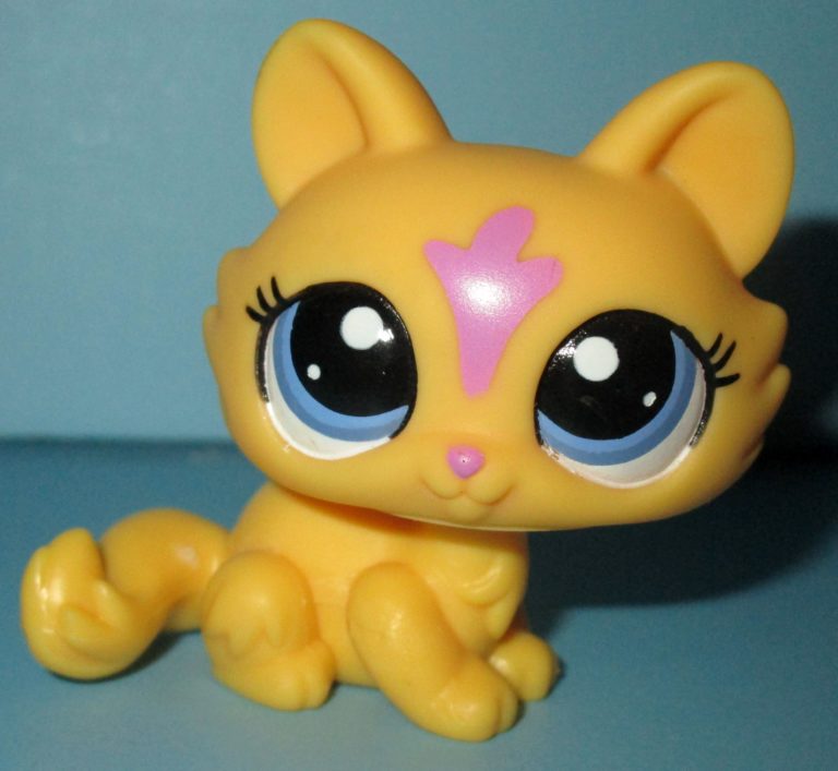 Littlest Pet Shop 2023 Toy Sisters