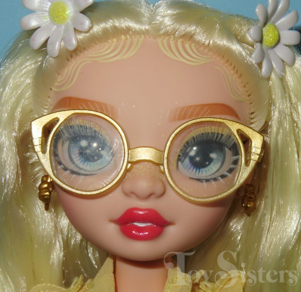 Rainbow High Delilah Fields Deluxe Doll Toy Sisters