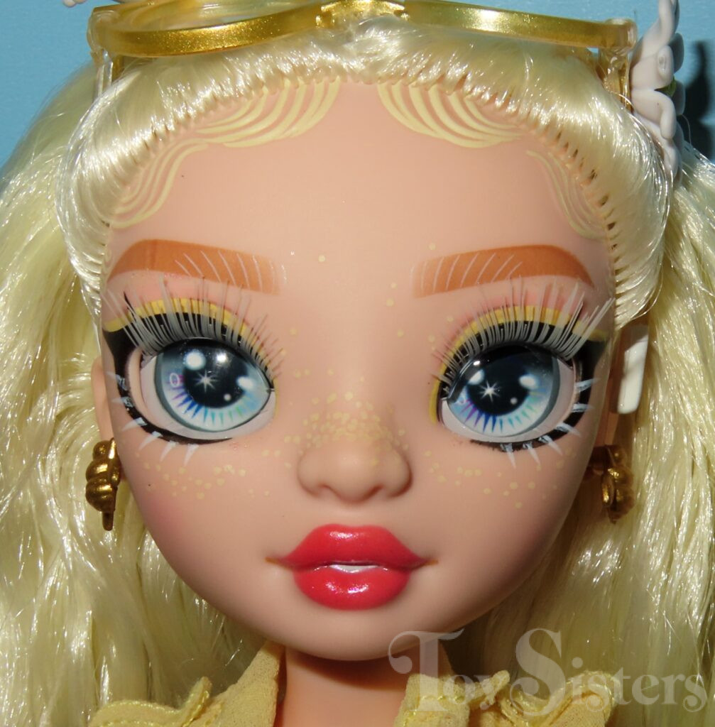 Rainbow High Delilah Fields Deluxe Doll Toy Sisters