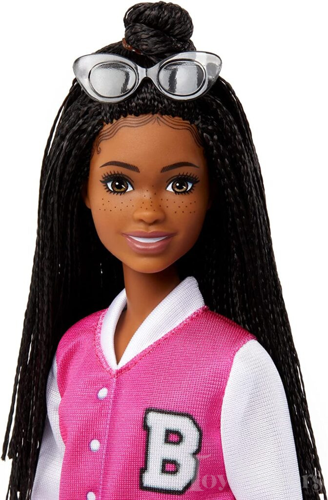 2023 Barbie Brooklyn Stylist Doll & Playset (HNK96) Toy Sisters